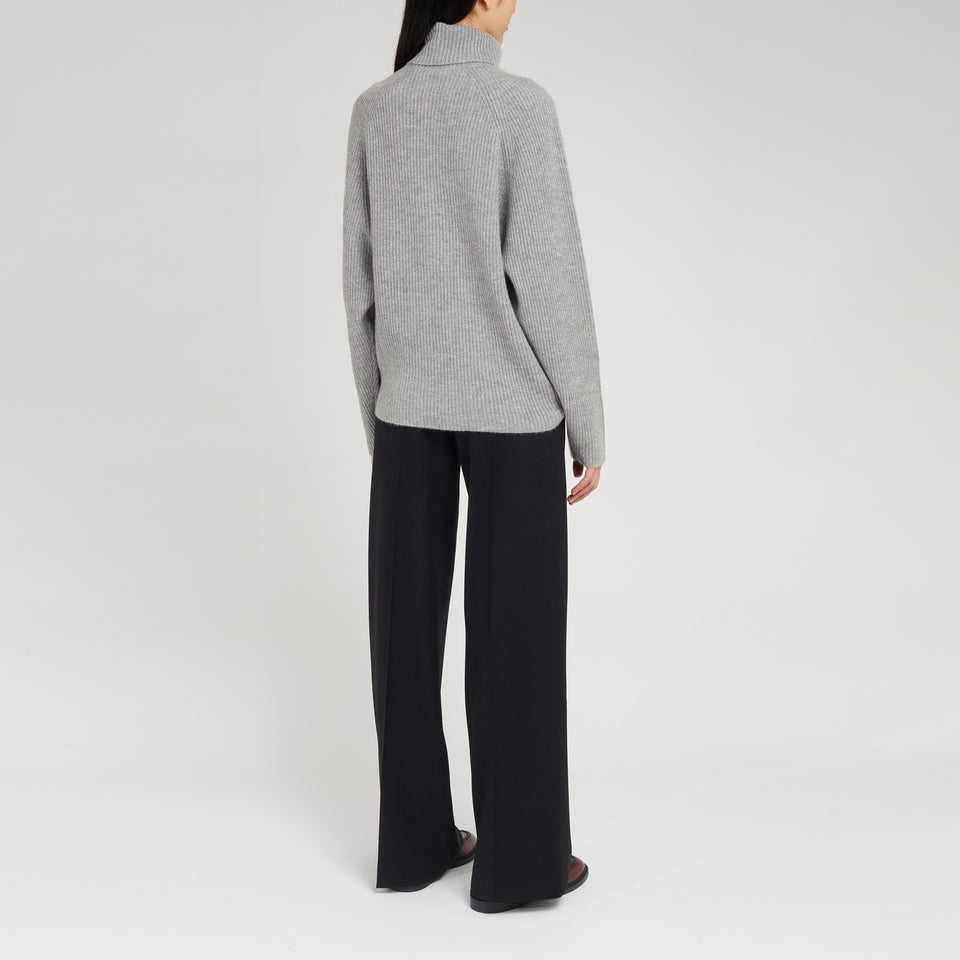 "Wigman" turtleneck in gray cashmere