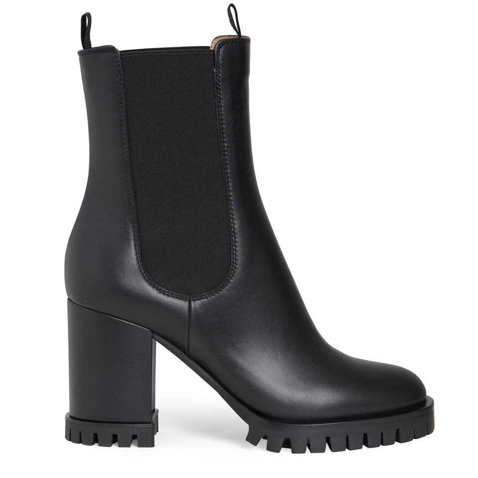 Ankle boot in black leather