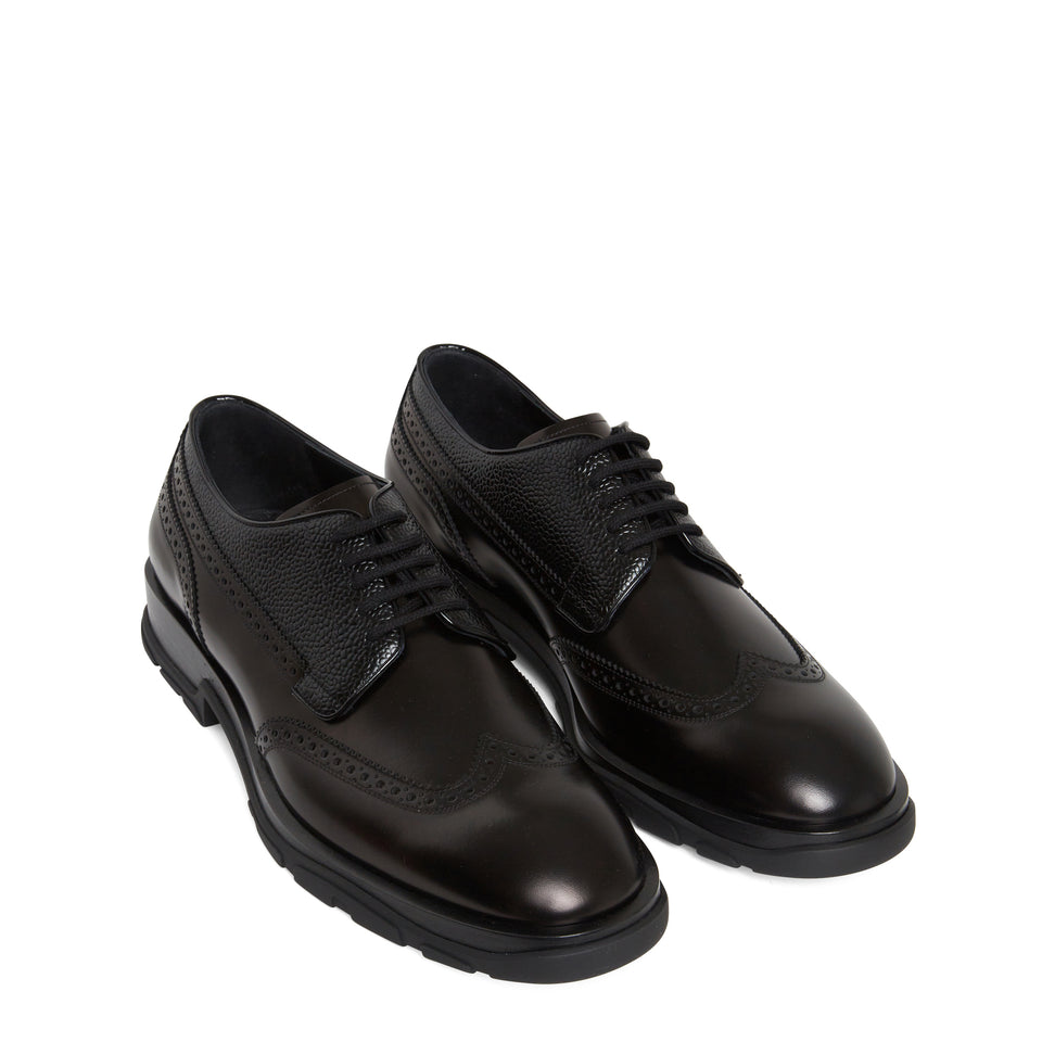 Derby shoe in black brushed leather