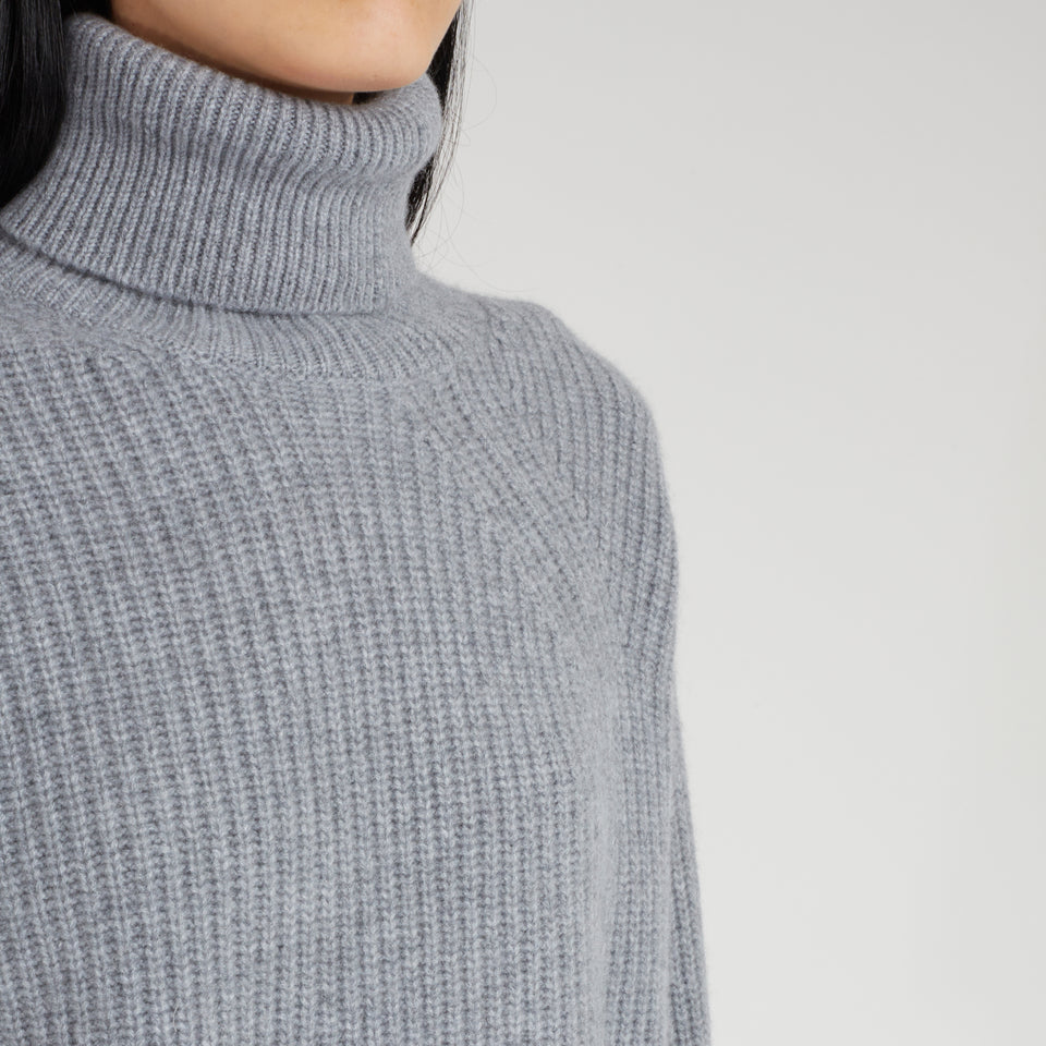 Maglione in lana grigio